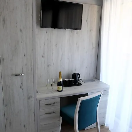 Πανσιόν Ponikiewka 3*